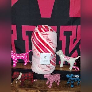 Victoria's Secret Logo Red/Pink Plush CandyCane Swirl Blanket 50x60 NWT $70 Ret.